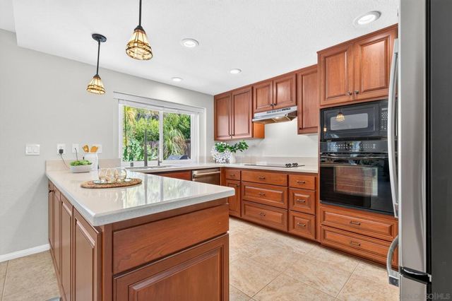 13056 Triumph, Poway, CA 92064