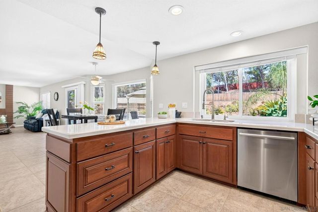 13056 Triumph, Poway, CA 92064