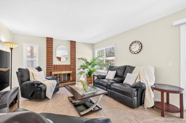 13056 Triumph, Poway, CA 92064