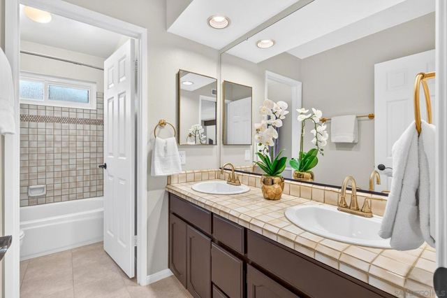 13056 Triumph, Poway, CA 92064