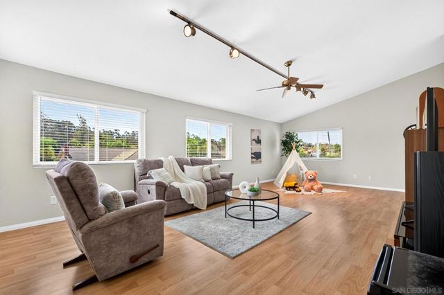 13056 Triumph, Poway, CA 92064