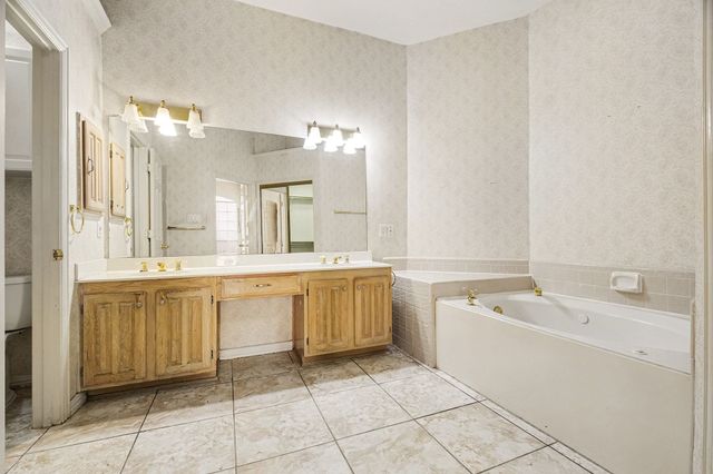 1005 Creek Bnd, Carrollton, TX 75007