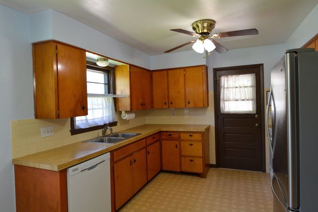 536 N Meeds Dr., Valley Center, KS 67147