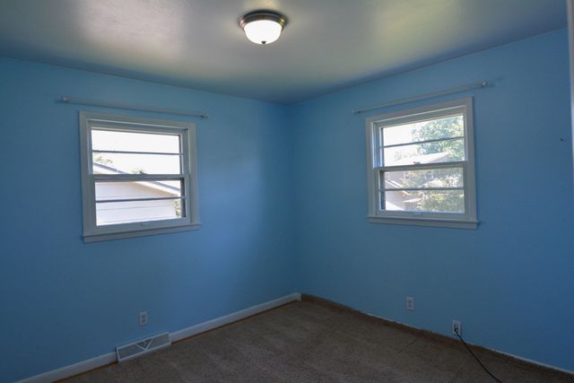 536 N Meeds Dr., Valley Center, KS 67147