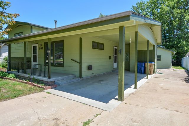 536 N Meeds Dr., Valley Center, KS 67147