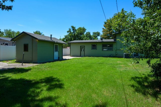 536 N Meeds Dr., Valley Center, KS 67147