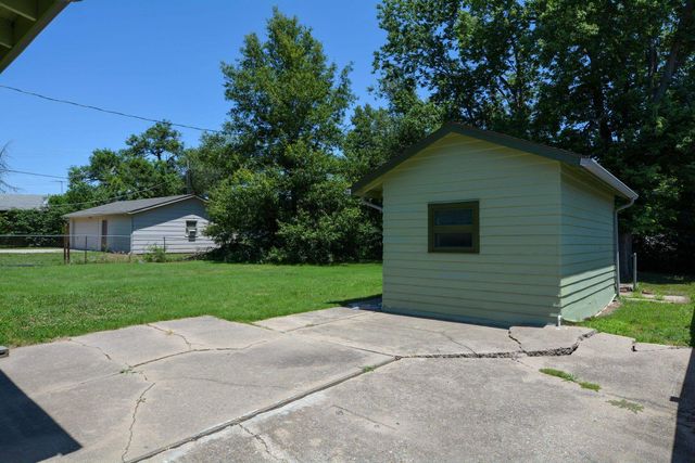 536 N Meeds Dr., Valley Center, KS 67147