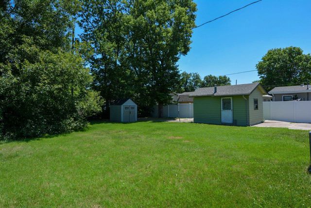 536 N Meeds Dr., Valley Center, KS 67147