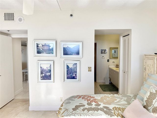 1105 GULF OF MEXICO DRIVE 401, Longboat Key, FL 34228