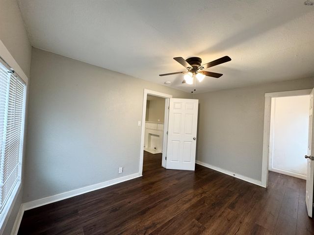 1202 AUSTIN STREET, Wichita Falls, TX 76301