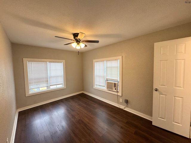 1202 AUSTIN STREET, Wichita Falls, TX 76301