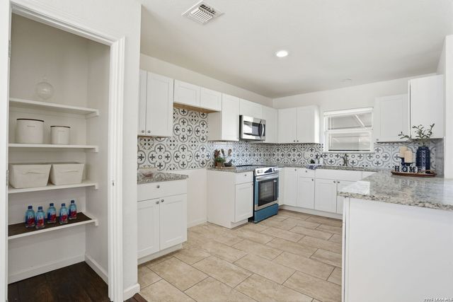 2543 W Mulberry, San Antonio, TX 78228