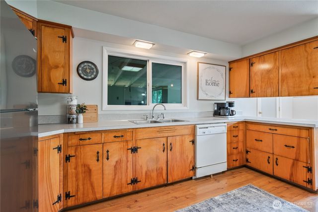 1304 Coal Creek Road, Longview, WA 98632