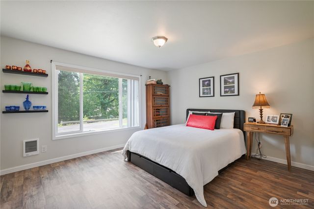 1304 Coal Creek Road, Longview, WA 98632