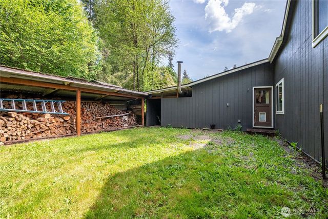 1304 Coal Creek Road, Longview, WA 98632