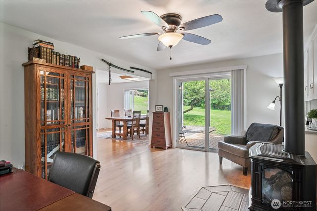 1304 Coal Creek Road, Longview, WA 98632