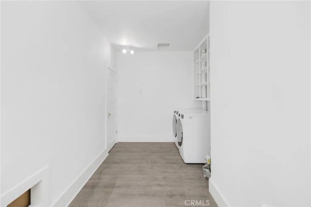 548 N Kenmore, Los Angeles, CA 90004