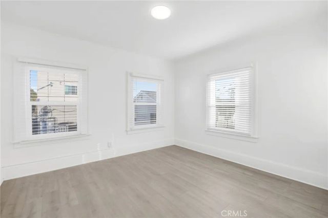 548 N Kenmore, Los Angeles, CA 90004