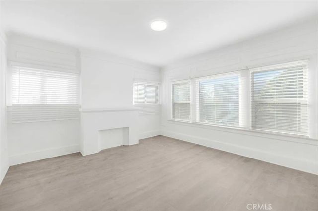 548 N Kenmore, Los Angeles, CA 90004