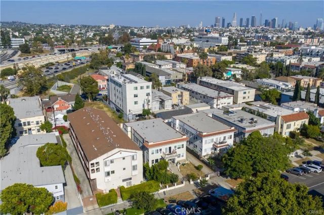 548 N Kenmore, Los Angeles, CA 90004
