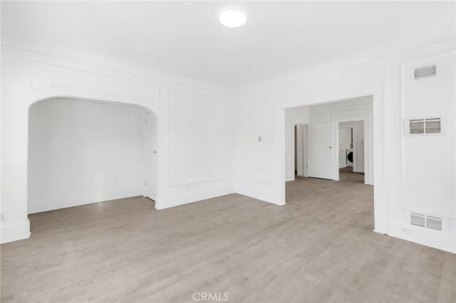 548 N Kenmore, Los Angeles, CA 90004