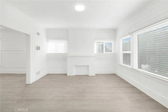 548 N Kenmore, Los Angeles, CA 90004