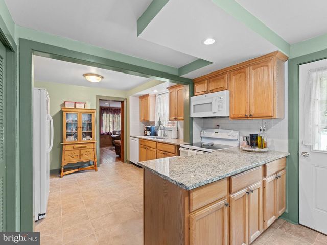 52 DEVON RD, Mount Holly, NJ 08060