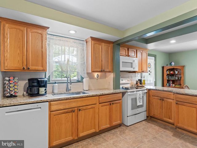 52 DEVON RD, Mount Holly, NJ 08060