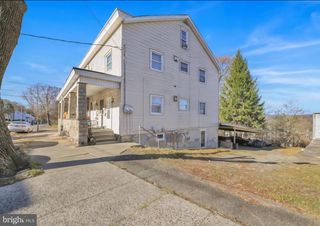 2044 MAHANTONGO ST, Pottsville, PA 17901