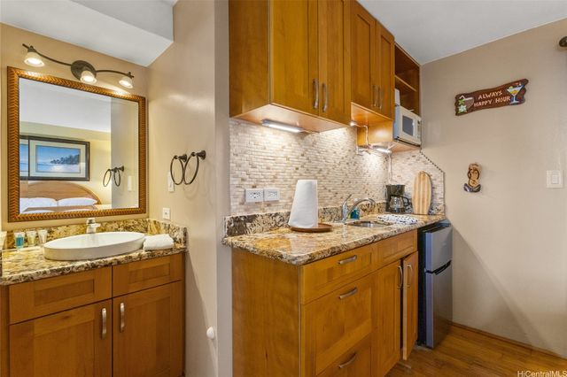 2450 Prince Edward Street 1002A, Honolulu, HI 96815