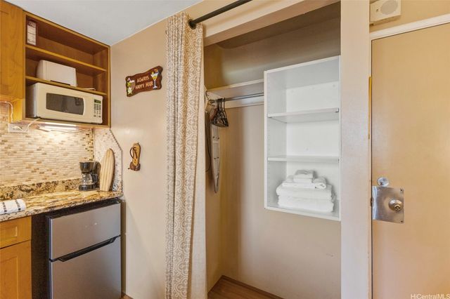 2450 Prince Edward Street 1002A, Honolulu, HI 96815