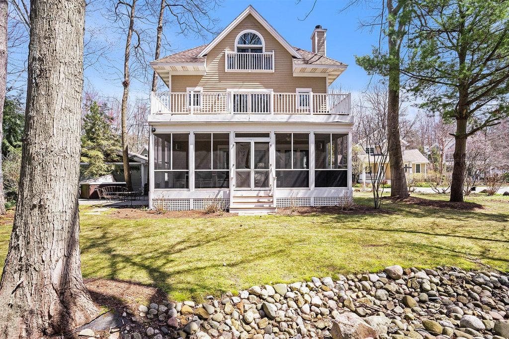 76328 Haven Drive, South Haven, MI 49090