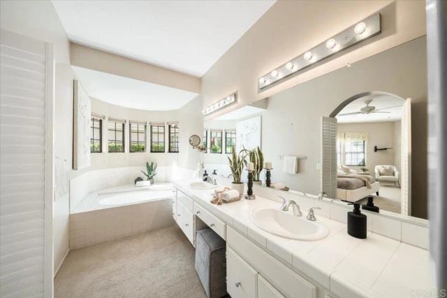 29142 Laurel Valley Drive, Vista, CA 92084