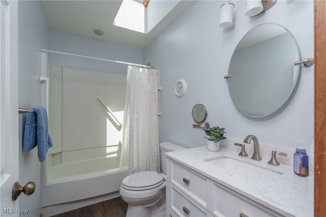 2709 Country Squire Street NW, Uniontown, OH 44685