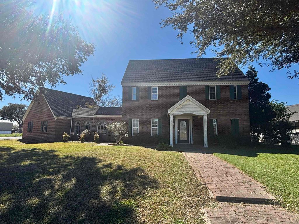 225 E 29th St, Cut Off, LA 70345