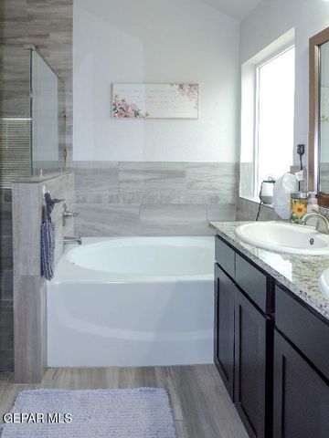 1017 Summer Lake Street, Horizon City, TX 79928