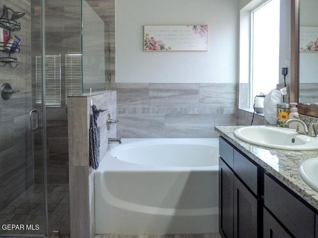 1017 Summer Lake Street, Horizon City, TX 79928