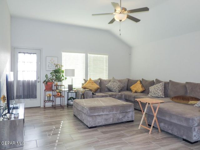 1017 Summer Lake Street, Horizon City, TX 79928
