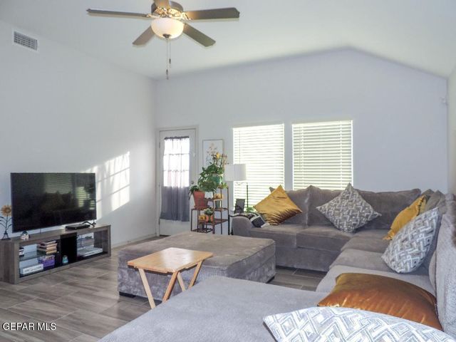 1017 Summer Lake Street, Horizon City, TX 79928