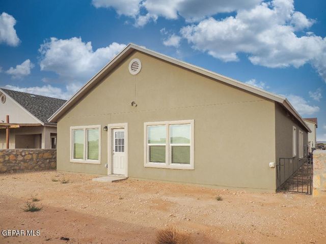 1017 Summer Lake Street, Horizon City, TX 79928