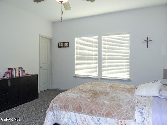 1017 Summer Lake Street, Horizon City, TX 79928