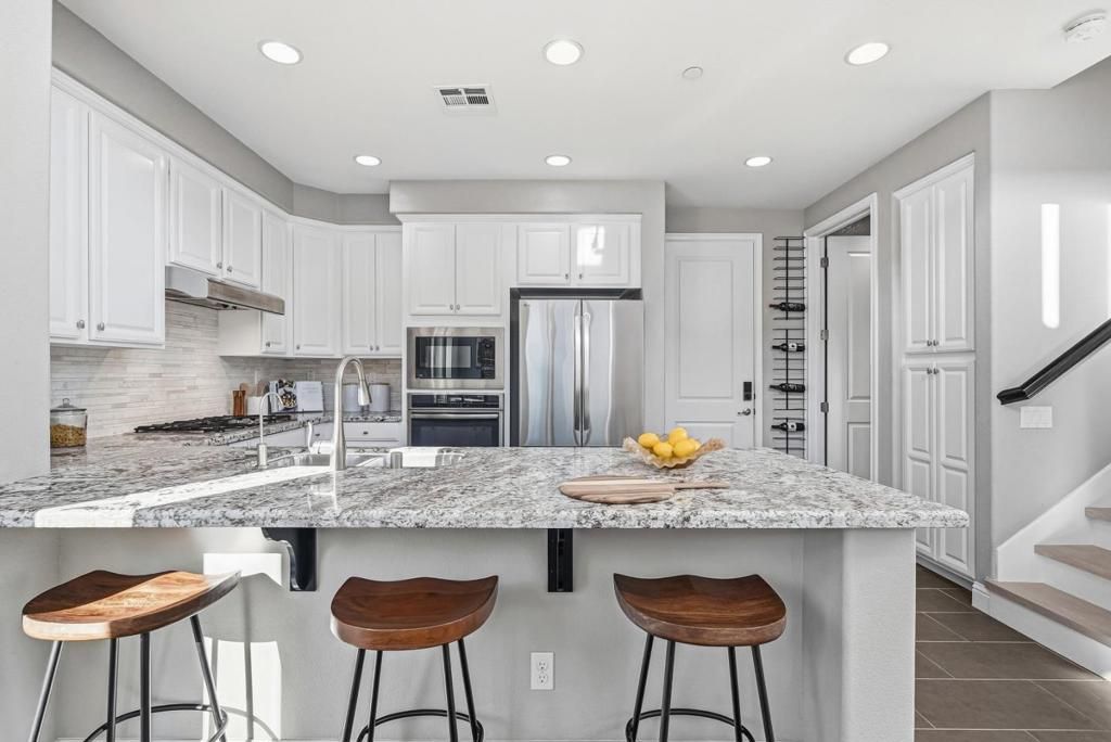 Image 8 of property listing at 1087 E Duane Avenue, Sunnyvale, CA 94085