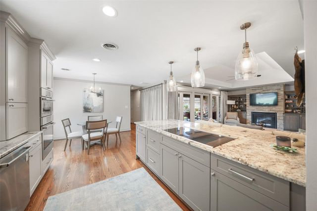 5058 Yarwell Drive, Houston, TX 77096