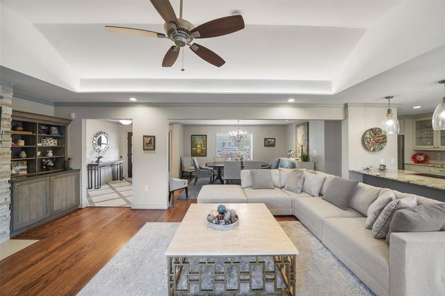5058 Yarwell Drive, Houston, TX 77096