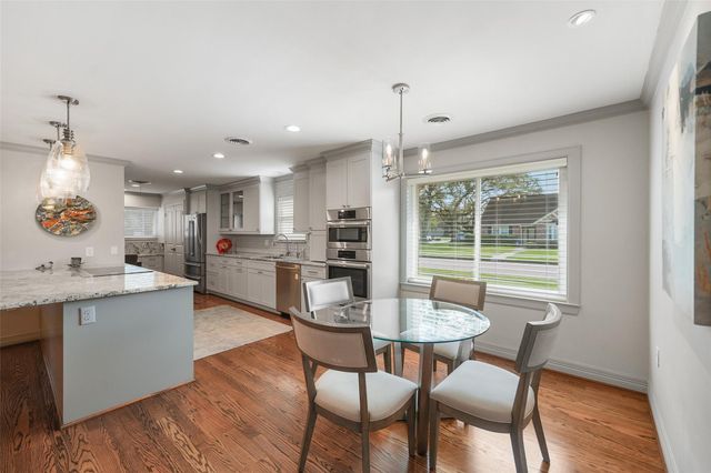 5058 Yarwell Drive, Houston, TX 77096