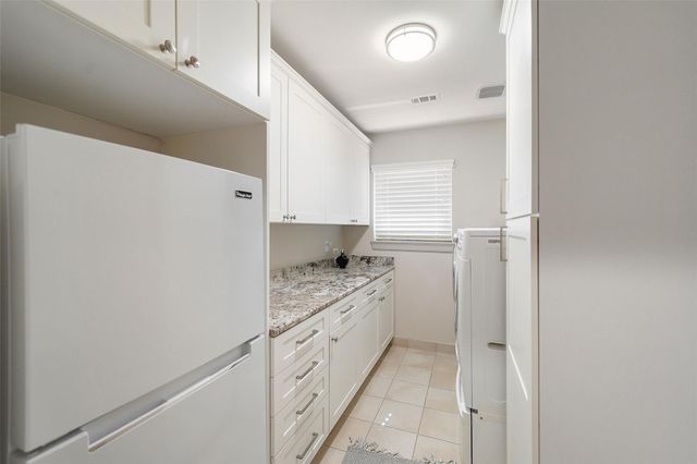 5058 Yarwell Drive, Houston, TX 77096