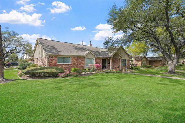 5058 Yarwell Drive, Houston, TX 77096