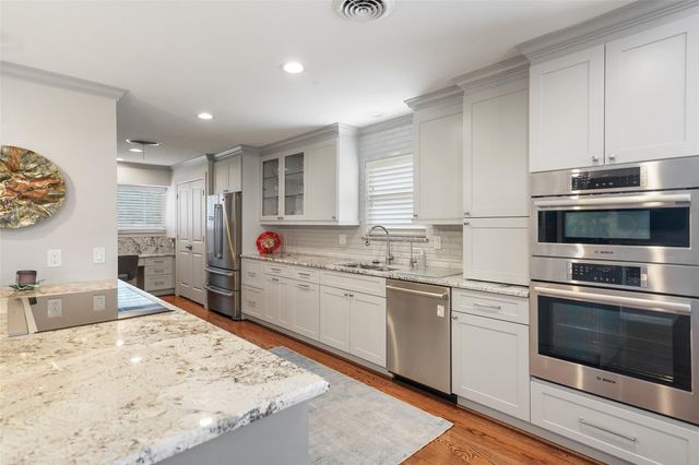 5058 Yarwell Drive, Houston, TX 77096
