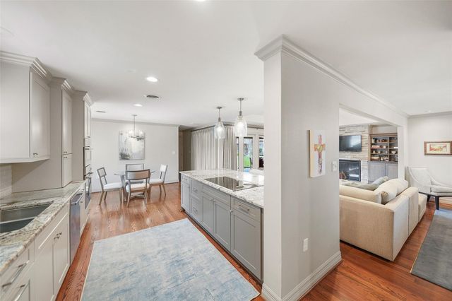 5058 Yarwell Drive, Houston, TX 77096