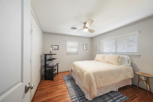 5058 Yarwell Drive, Houston, TX 77096